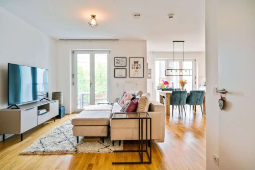 Modern Living with Private Office & Superb Connectivity - Gallery - 7