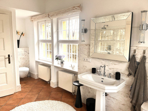 Elegant 3-room terrace apartment with lake view in a historic villa - Gallery - 9