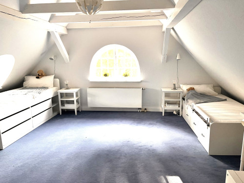 Elegant 4½-room apartment with lake view, two bathrooms, and private garden area in a historic villa - Gallery - 11