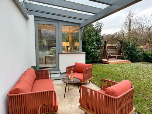 High-quality furnished single-family home with garden & hot tub in Landshut