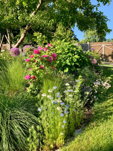 High-quality furnished single-family home with garden & hot tub in Landshut