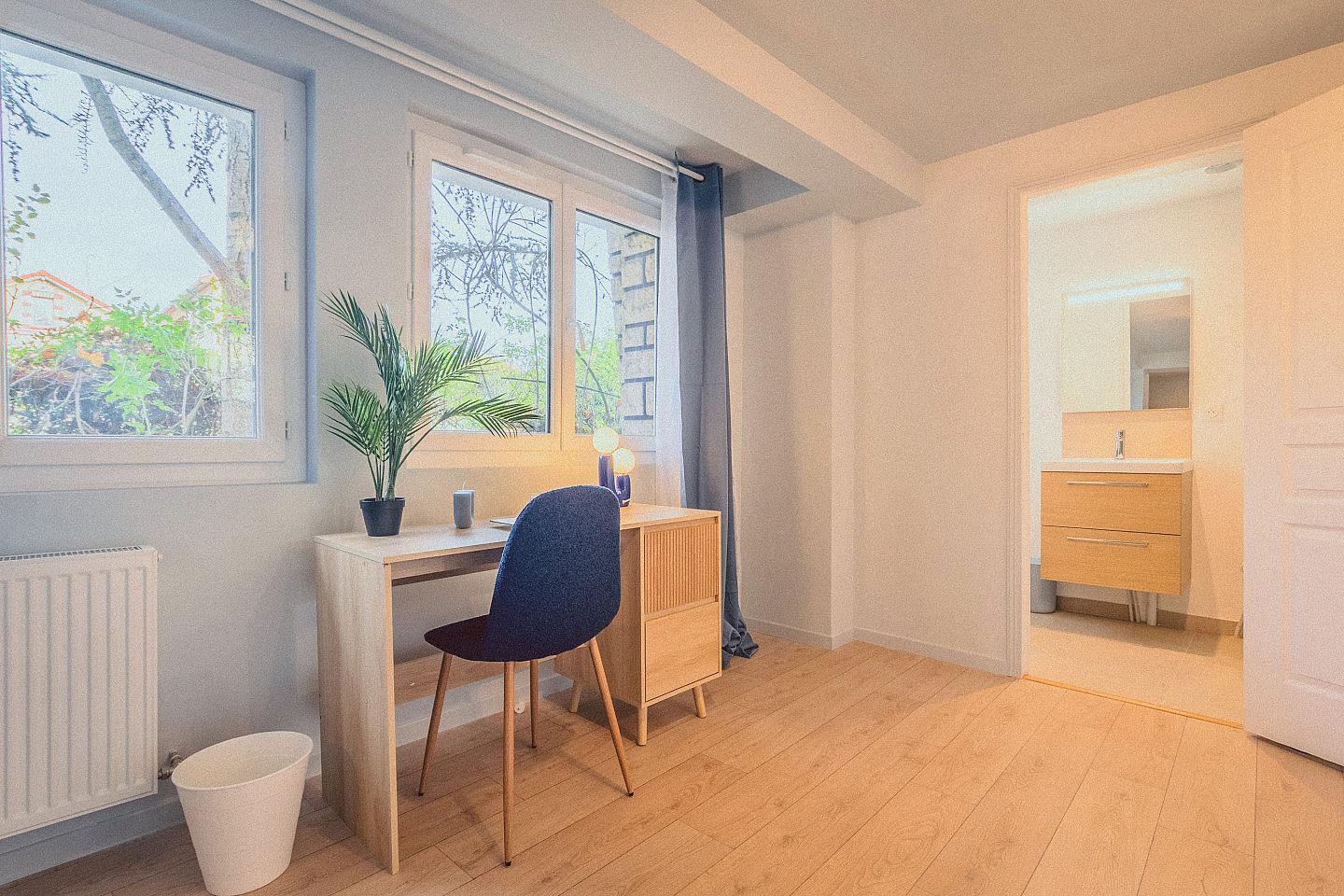 Room 1 - César - Ground Floor - Charming Coliving House in Alfortville with Cozy Living Spaces & Green Courtyard - Gallery - 10