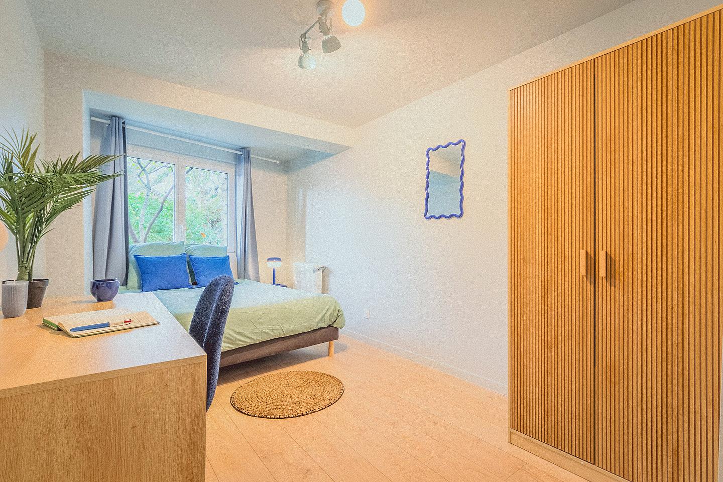 Room 2 - Livie - Ground Floor - Charming Coliving House in Alfortville with Cozy Living Spaces & Green Courtyard - Gallery - 9