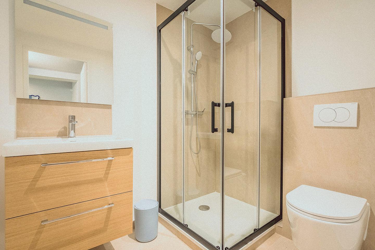 Room 3 - Néron - Ground Floor - Charming Coliving House in Alfortville with Cozy Living Spaces & Green Courtyard - Gallery - 16