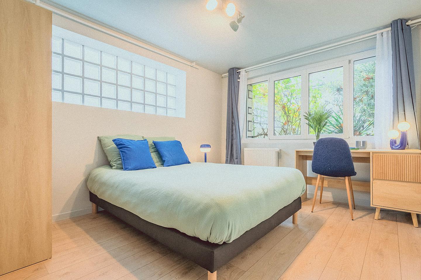 Room 4 - Auguste - Ground Floor - Charming Coliving House in Alfortville with Cozy Living Spaces & Green Courtyard - Gallery - 9