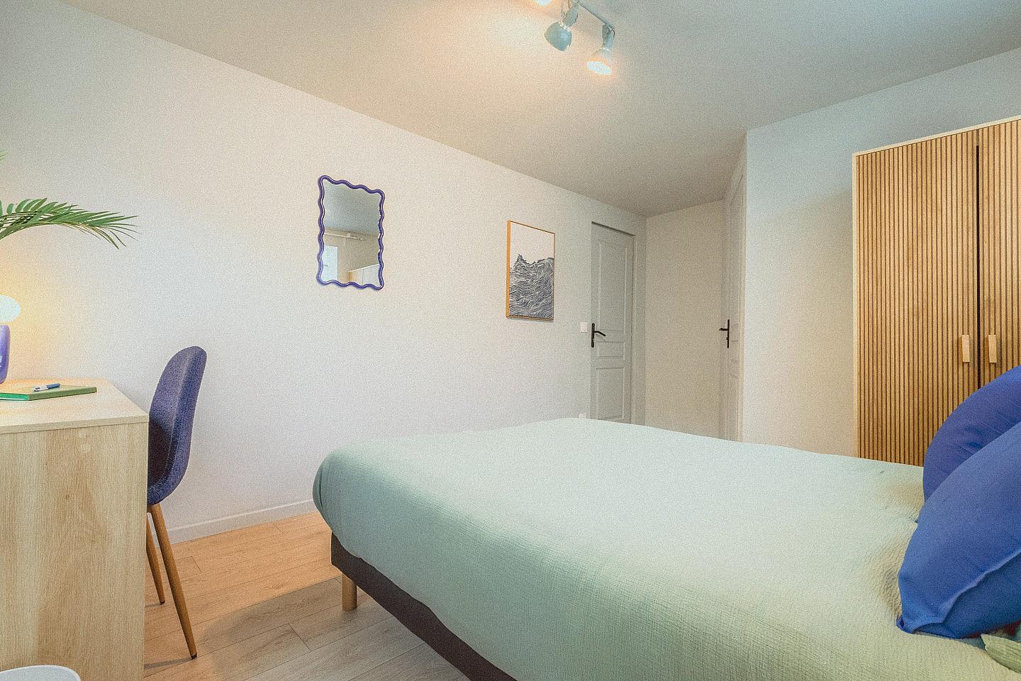 Room 4 - Auguste - Ground Floor - Charming Coliving House in Alfortville with Cozy Living Spaces & Green Courtyard - Gallery - 6