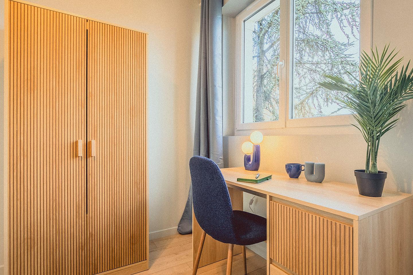 Room 5 - Seneque - First Floor - Charming Coliving House in Alfortville with Cozy Living Spaces & Green Courtyard - Gallery - 4