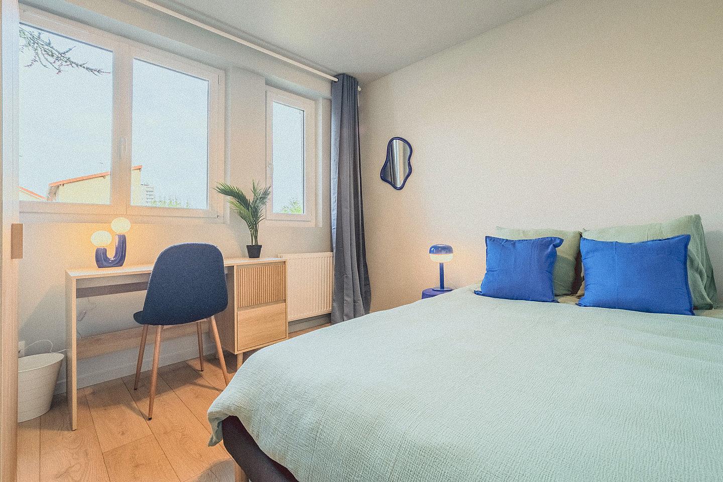 Room 5 - Seneque - First Floor - Charming Coliving House in Alfortville with Cozy Living Spaces & Green Courtyard - Gallery - 1