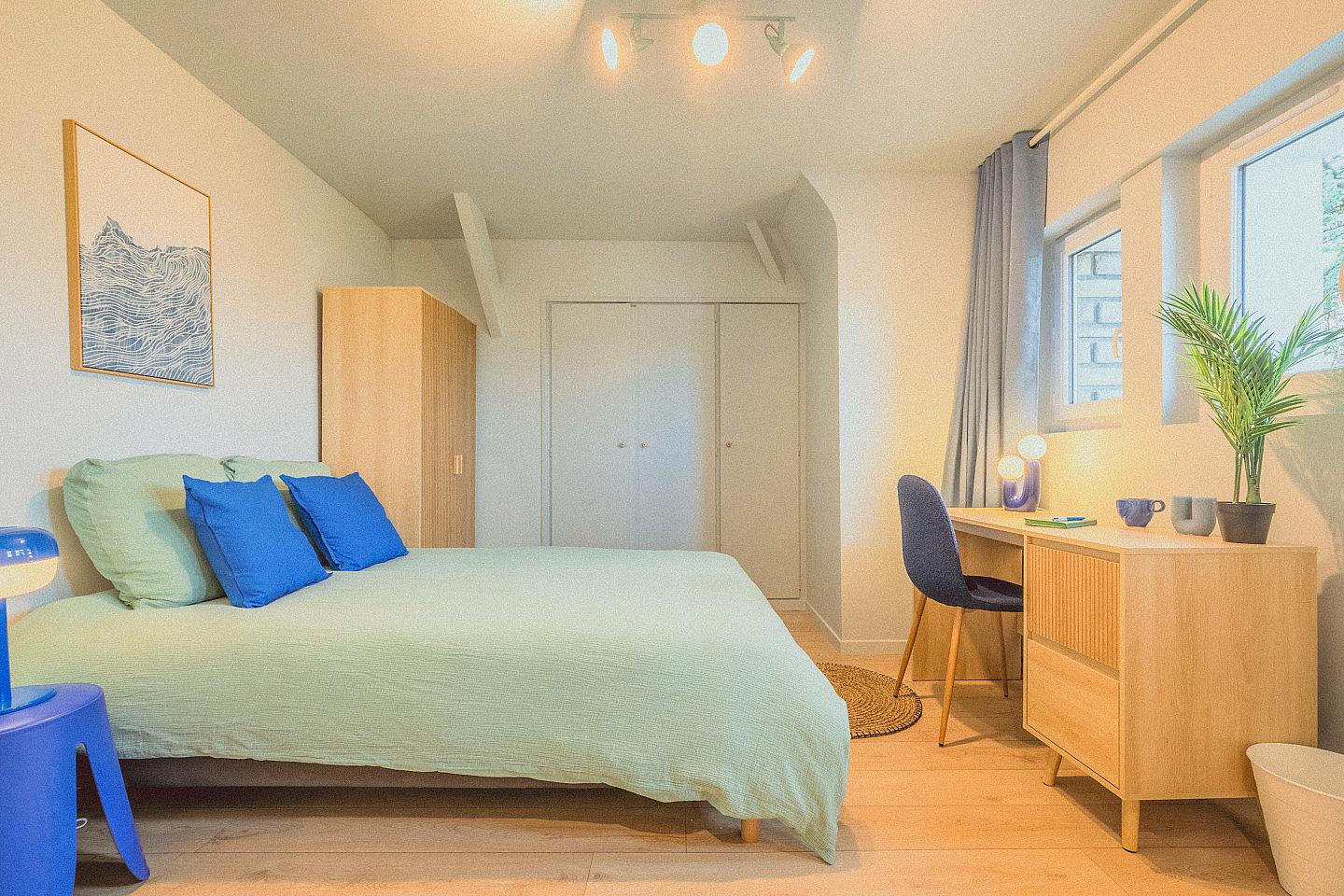 Room 7 - Brutus - Second Floor - Charming Coliving House in Alfortville with Cozy Living Spaces & Green Courtyard - Gallery - 9