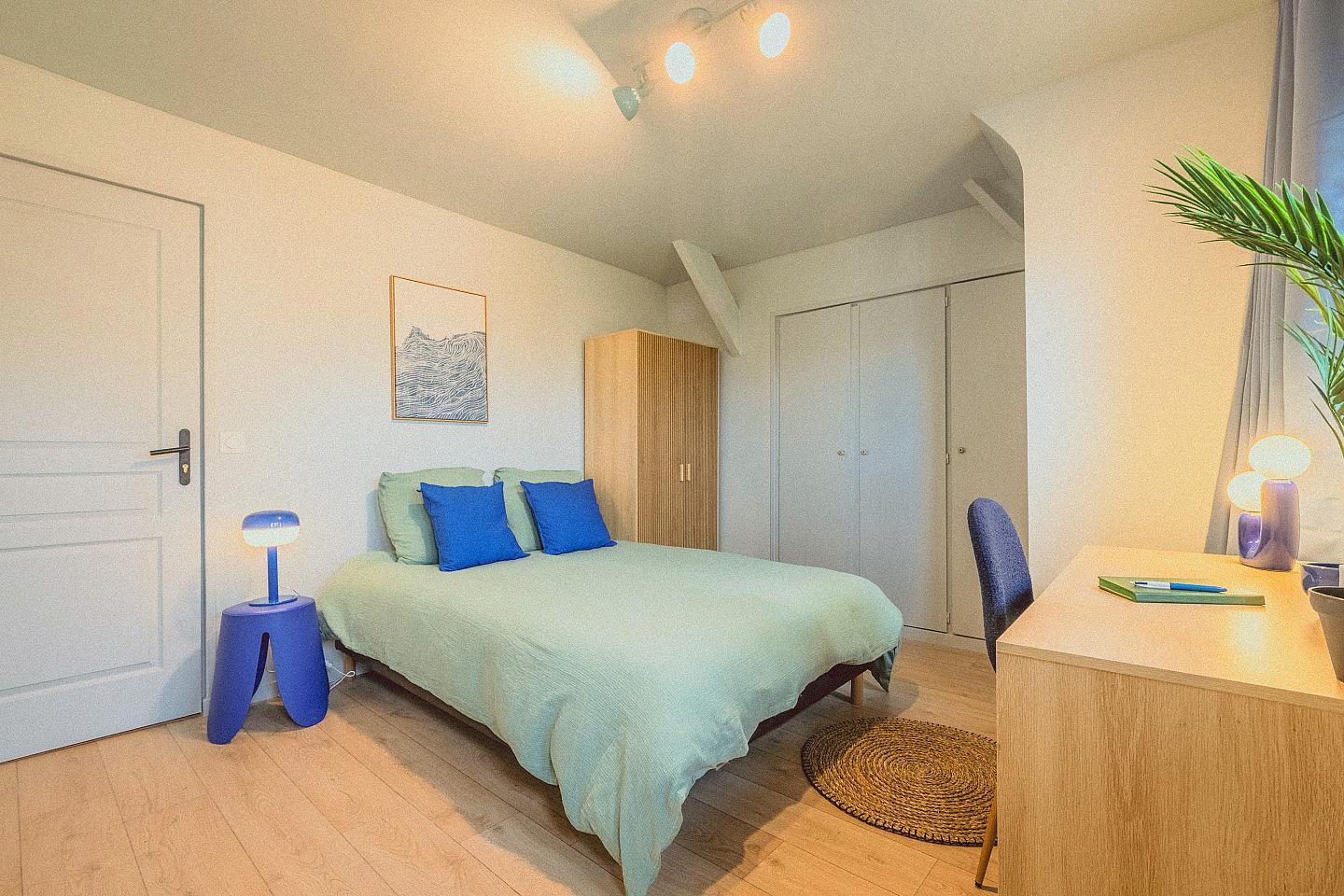  Room 7 - Brutus - Second Floor  -  Charming Coliving House in Alfortville with Cozy Living Spaces & Green Courtyard  - Gallery -  13