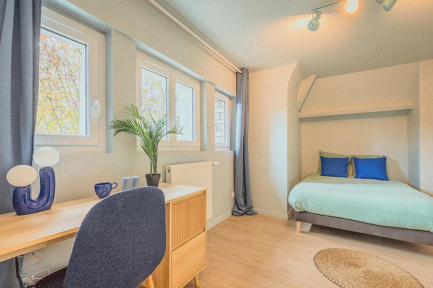Room 9 - Agrippine - Second Floor - Charming Coliving House in Alfortville with Cozy Living Spaces & Green Courtyard - Gallery - 1