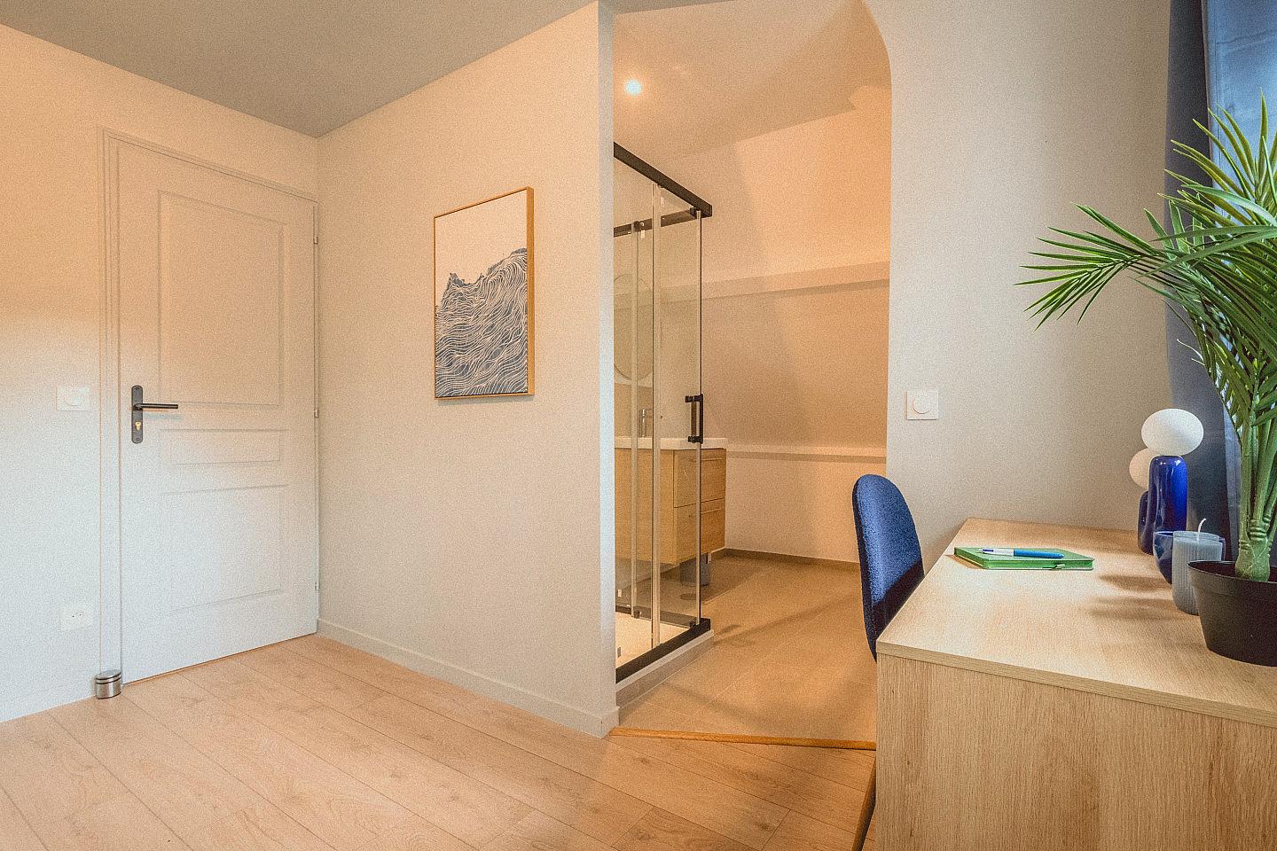  Room 9 - Agrippine - Second Floor  -  Charming Coliving House in Alfortville with Cozy Living Spaces & Green Courtyard  - Gallery -  16