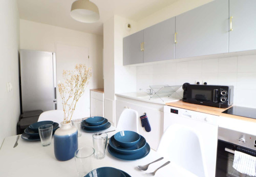 Large 11 m² bedroom  - Gallery -  5