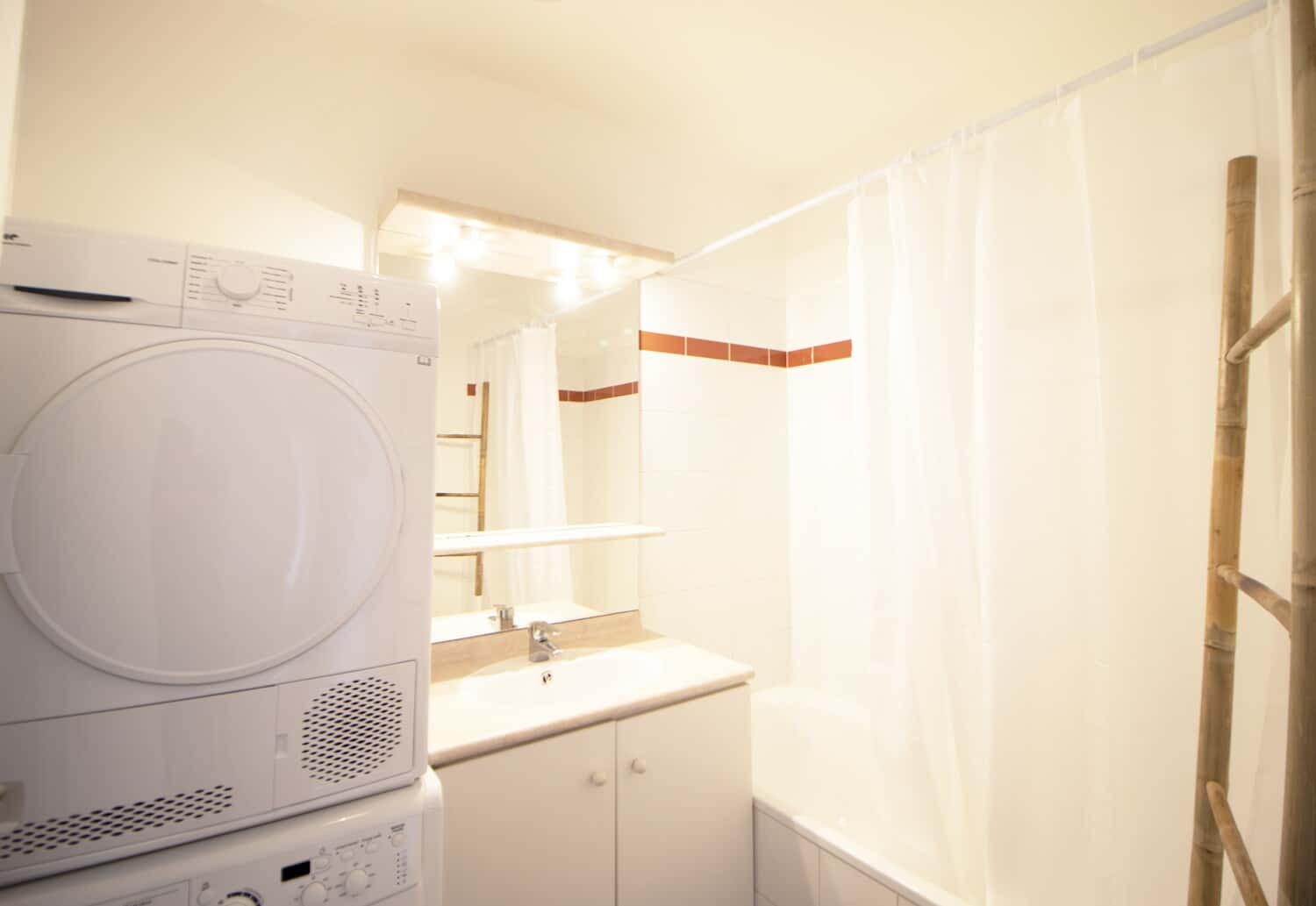  Single Room  -  Large 11 m² bedroom  - Gallery -  2