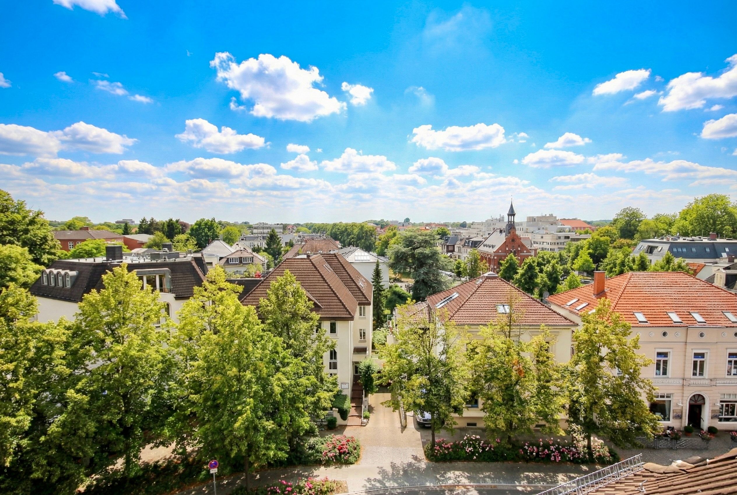 Spacious, Superbly Centrally Located Apartment Above The Rooftops Of The City Oldenburg - 1
