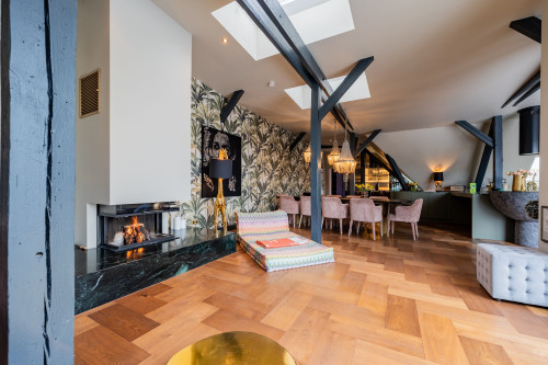 Executive Penthouse with Panoramic Terrace