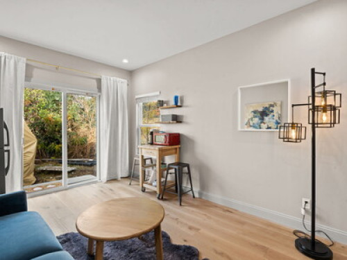 Priv. Entry Newly Constructed Suite