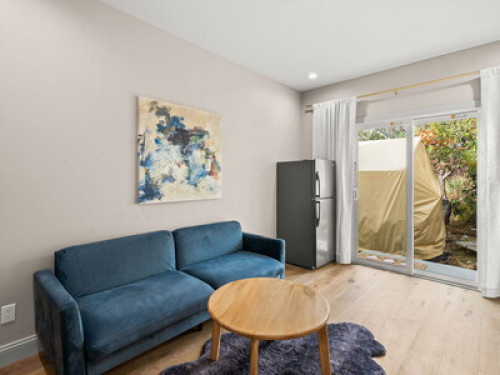 Priv. Entry Newly Constructed Suite
