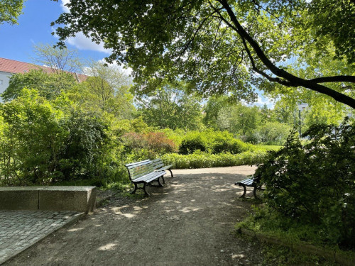 Close to Wisbyer Platz! Newly furnished, bright, and quiet apartment in a perfect location.