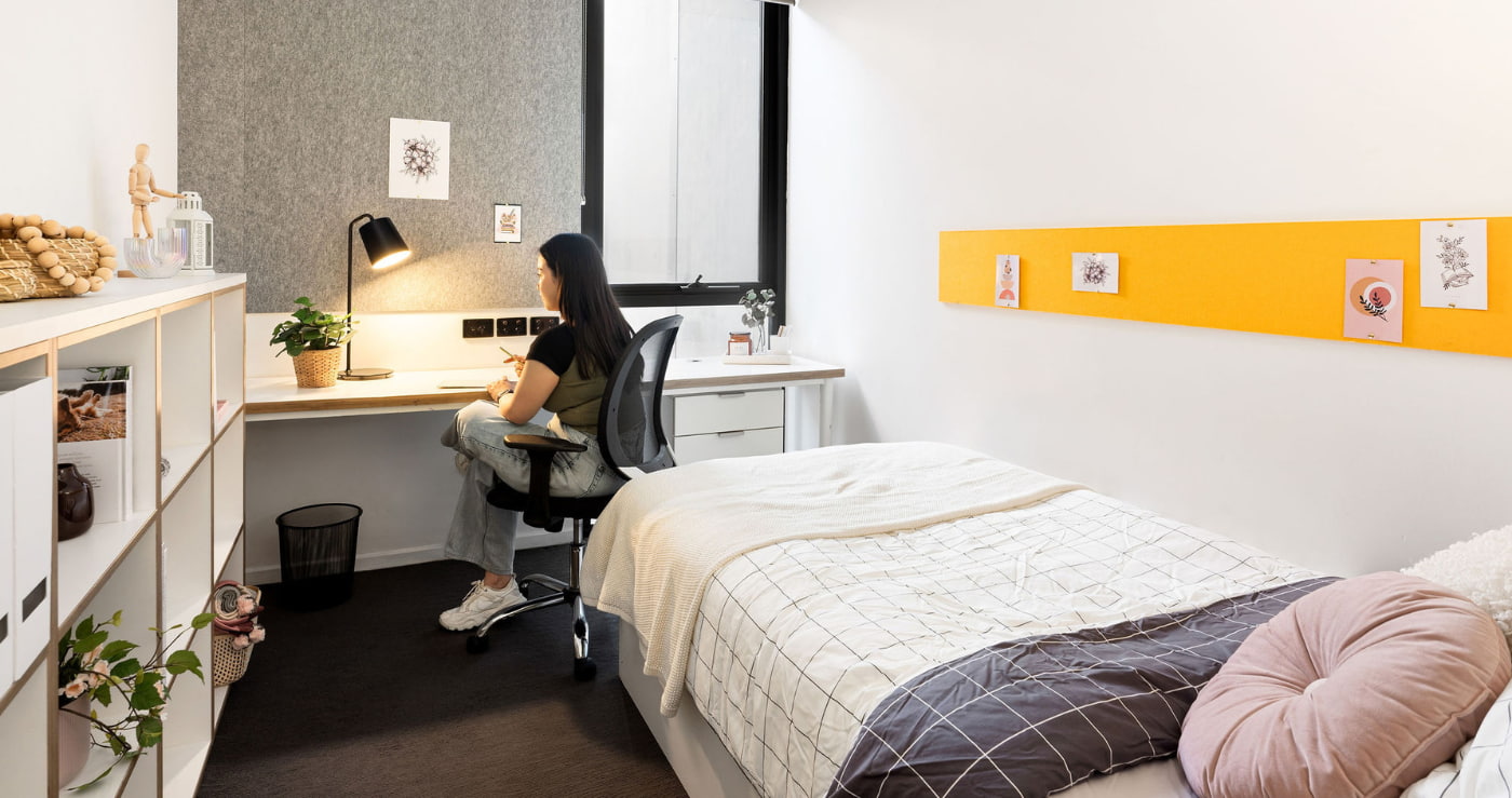  U18 5 Bedroom Male  -  Iglu Central  - Gallery -  6