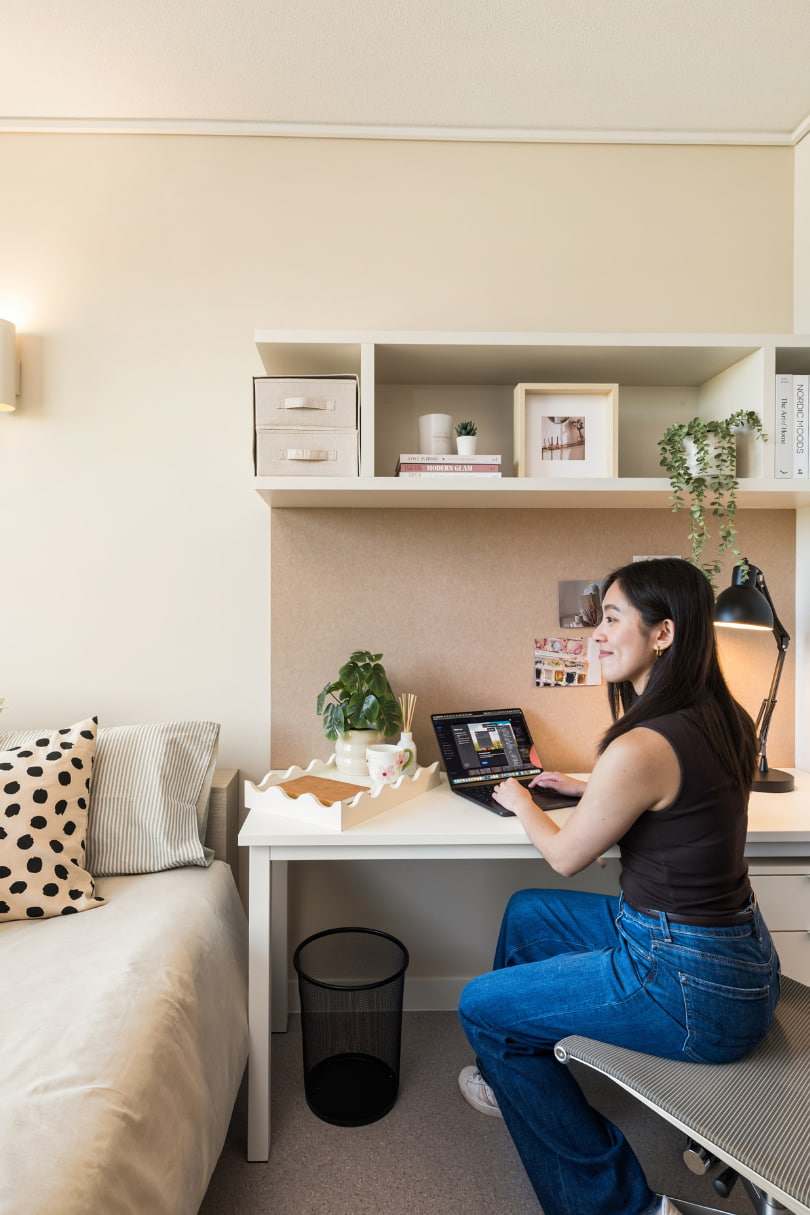  Standard Studio Apartment  -  Iglu Waterloo  - Gallery -  5