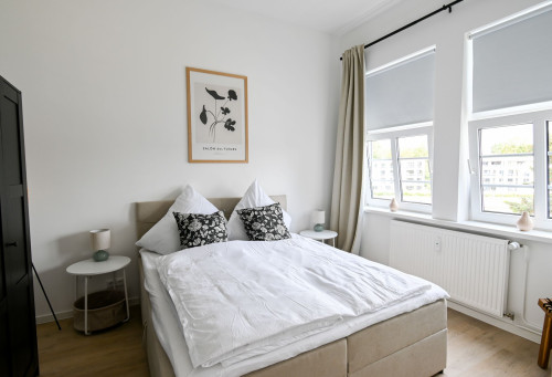 ++ TRAVEBLICK Steuerbord R ++ Helle 2 Zimmer Altbauwohnung in Lübecks Innenstadt ++