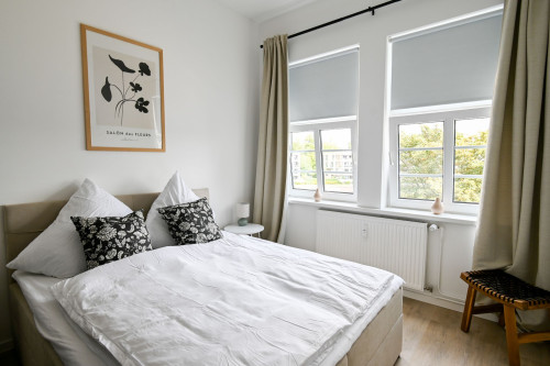 ++ TRAVEBLICK Steuerbord R ++ Helle 2 Zimmer Altbauwohnung in Lübecks Innenstadt ++