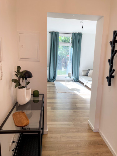 STADTRUHE ++ Business- od. Ferien-Apartment mit ruhigem Garten ++