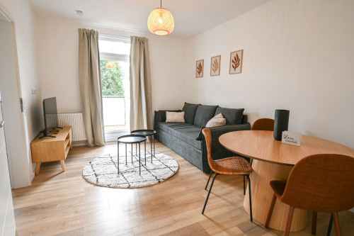 STADTOASE ++ Business- od. Ferien-Apartment mit sonniger Terasse++ - Gallery - 6