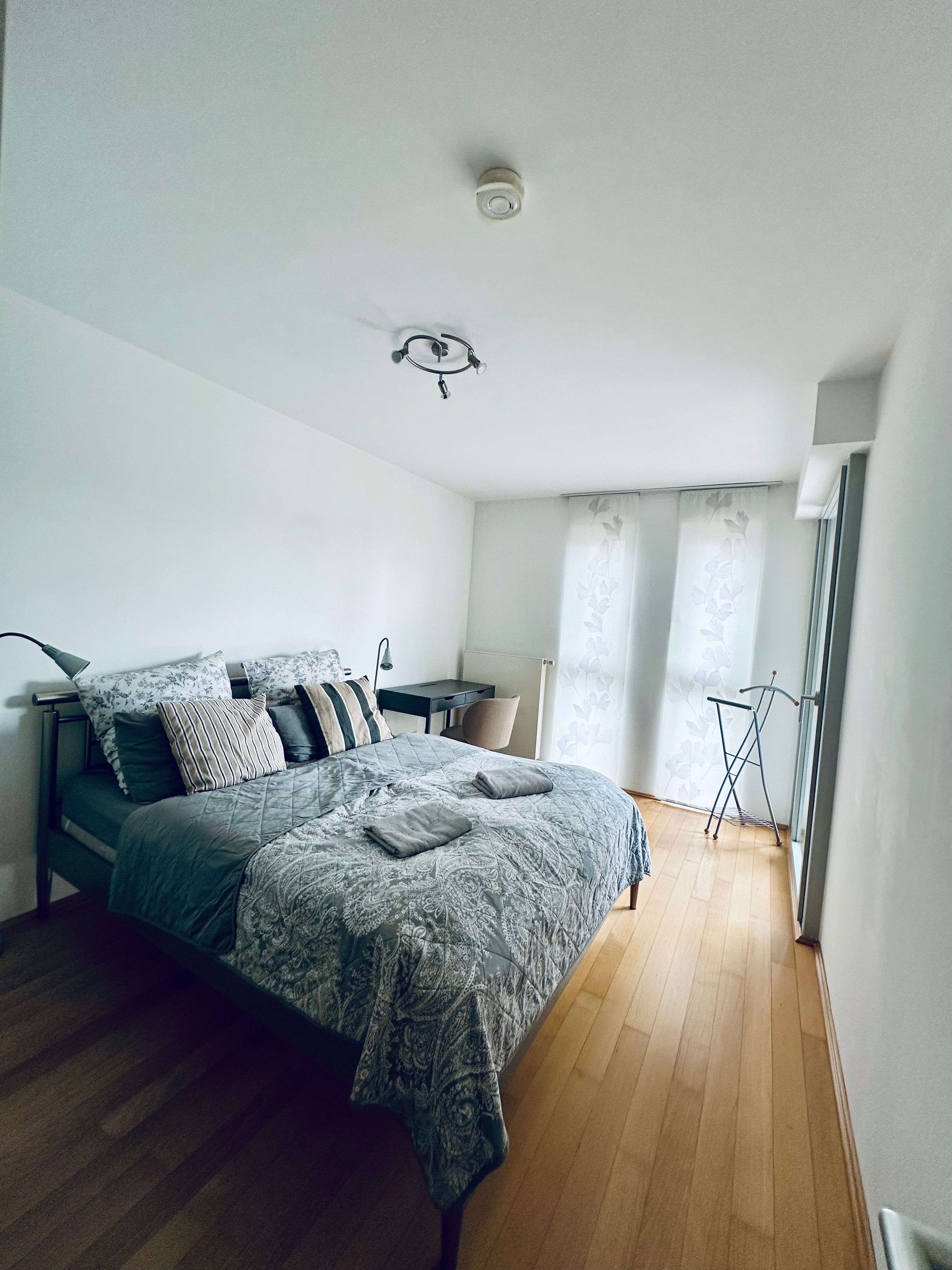 Bright & Modern 2‑Room Apartment (approx. 57 M²) Near Werksviertel And Ostbahnhof – Fully Furnished, - 10