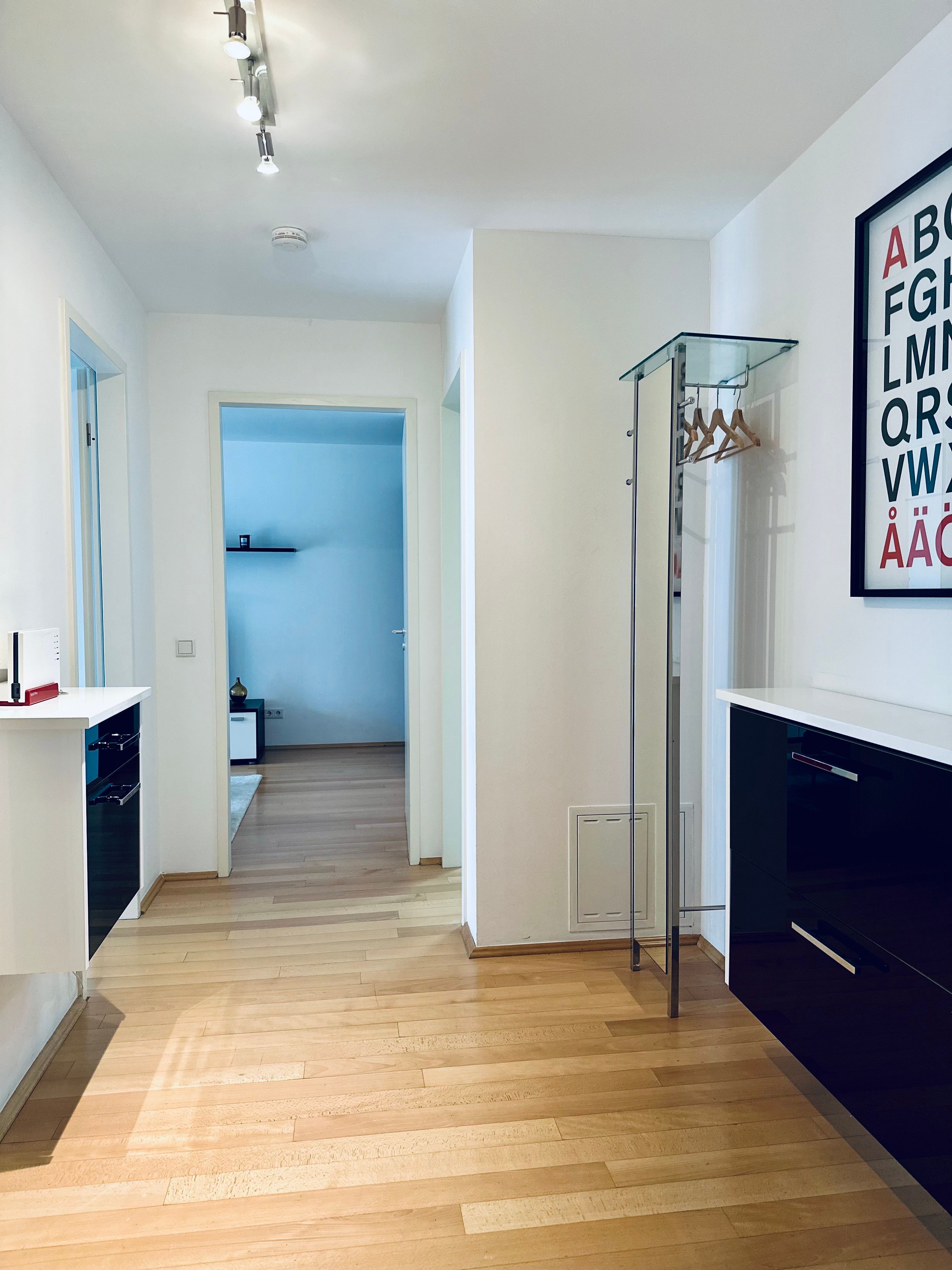 Bright & Modern 2‑Room Apartment (approx. 57 M²) Near Werksviertel And Ostbahnhof – Fully Furnished, - 9