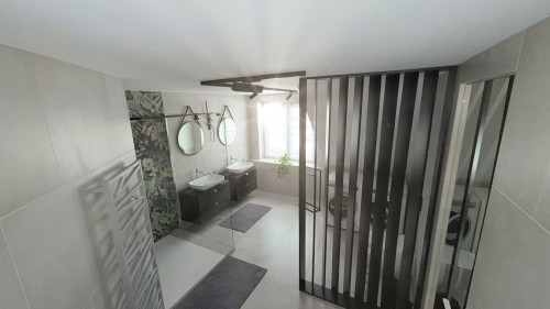 Designer apartment with 4 bedrooms, private parking, and terrace in Neumünster