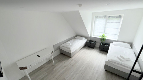 Designer apartment with 4 bedrooms, private parking, and terrace in Neumünster - Gallery - 12