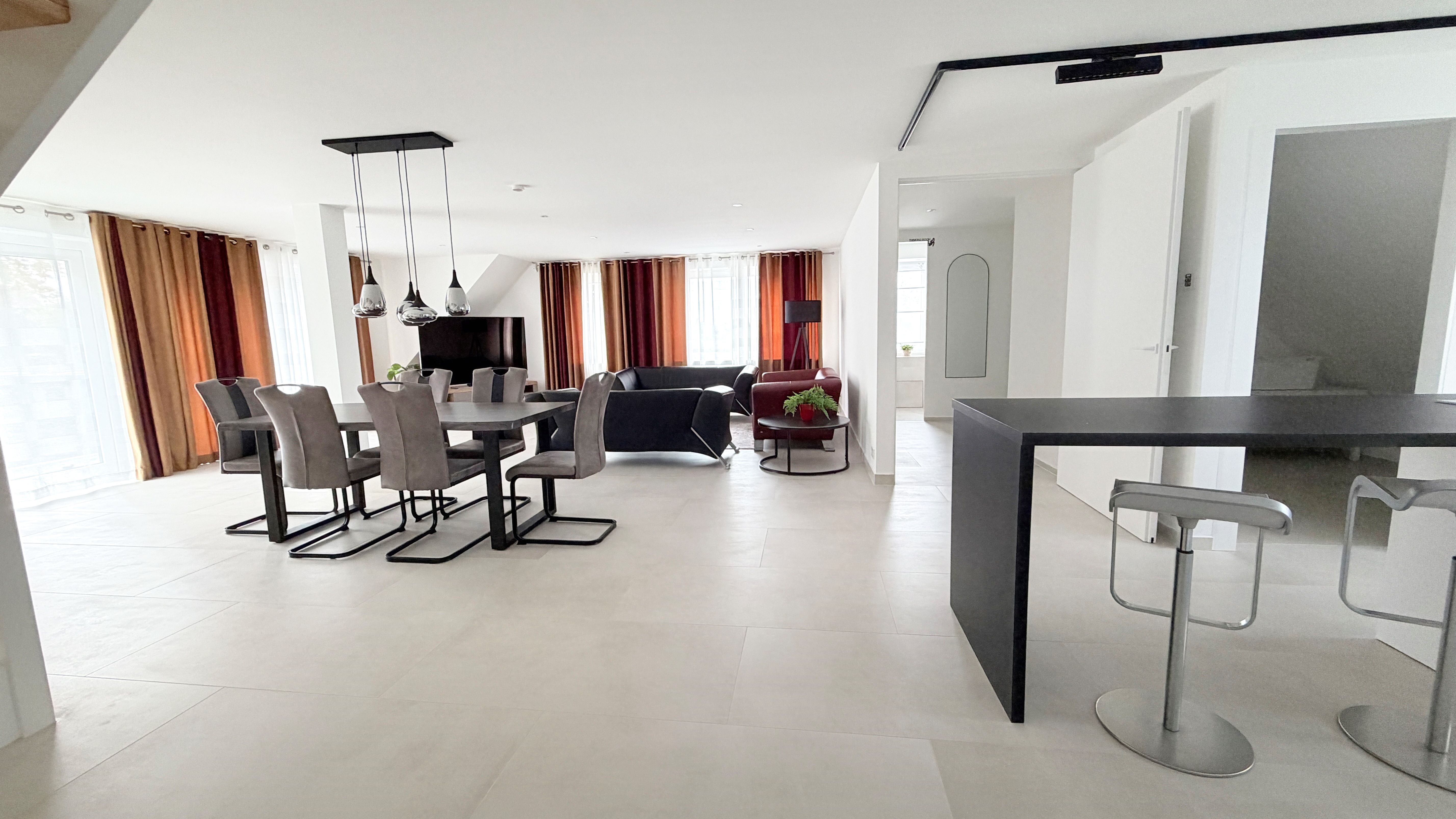  Designer Apartment With 4 Bedrooms, Private Parking, And Terrace In Neumünster  -  Designer apartment with 4 bedrooms, private parking, and terrace in Neumünster  - Gallery -  11