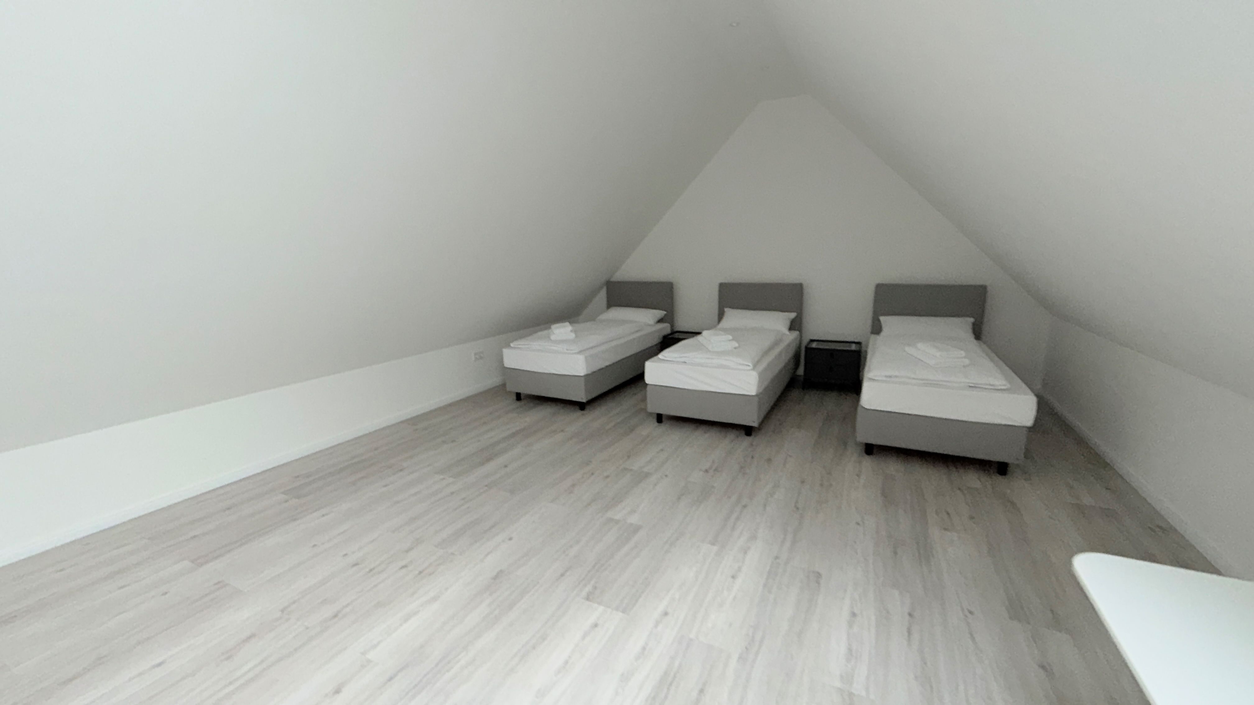  Designer Apartment With 4 Bedrooms, Private Parking, And Terrace In Neumünster  -  Designer apartment with 4 bedrooms, private parking, and terrace in Neumünster  - Gallery -  1