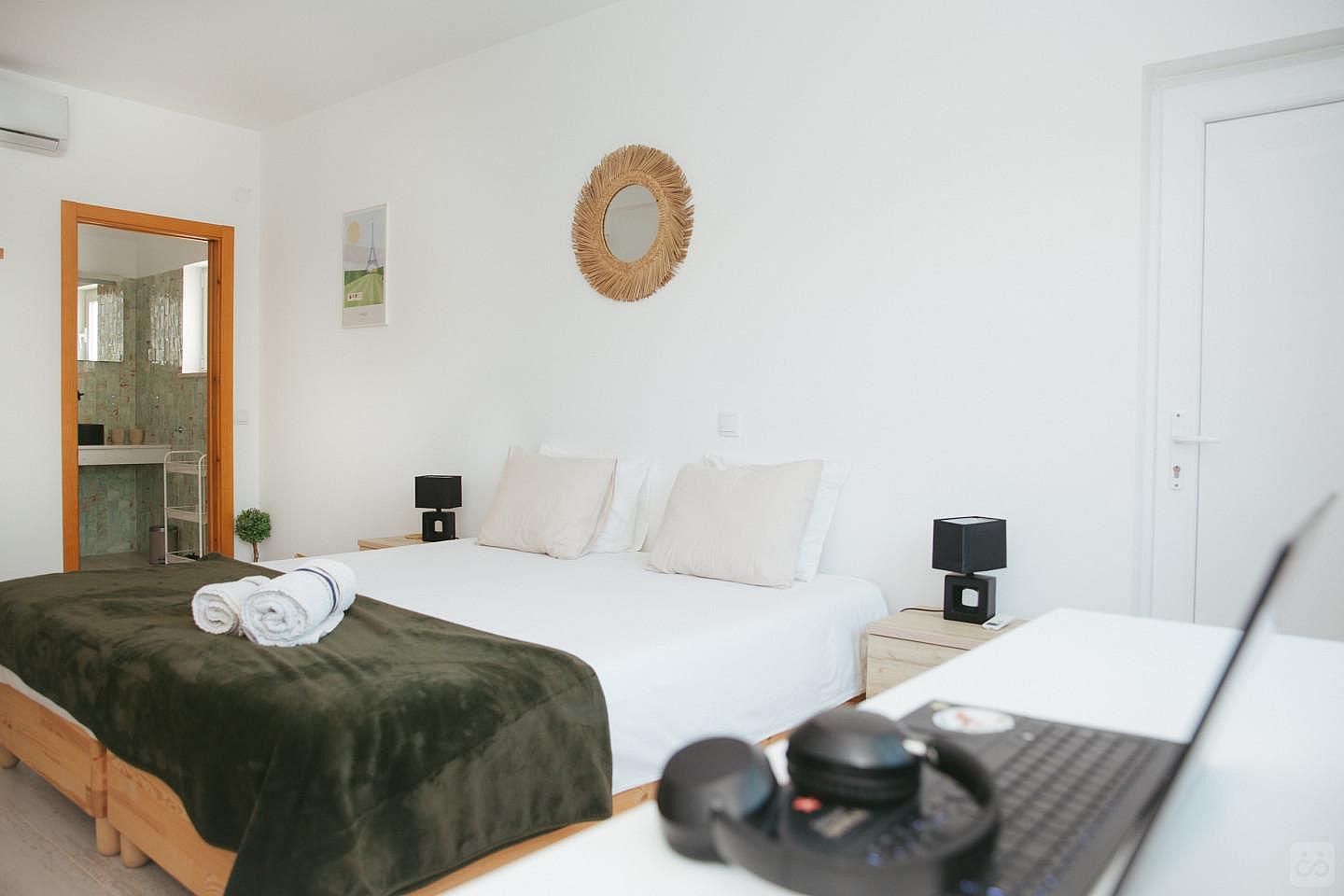 Lyon Ensuite  - 2