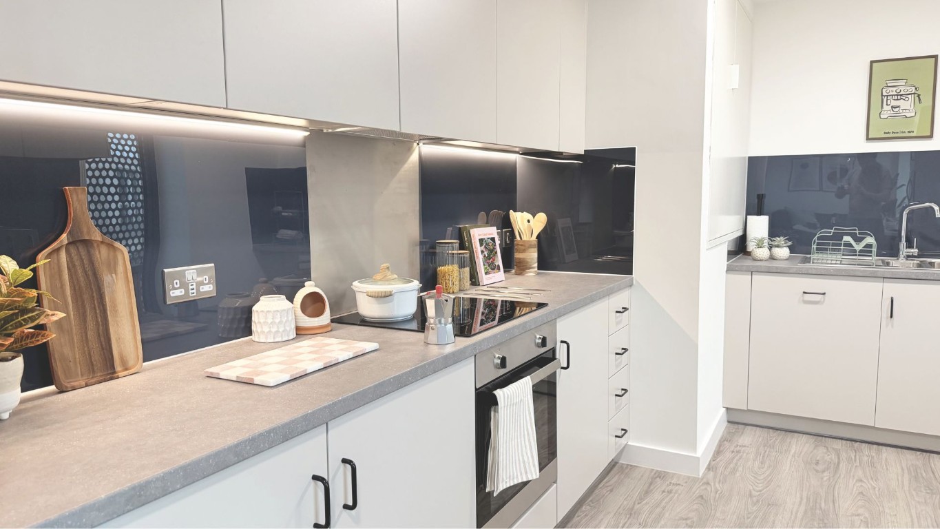  Classic 8 Bed  -  Waterside  - Gallery -  4