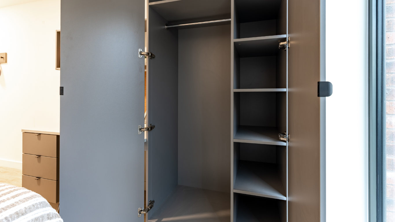  Classic 8 Bed  -  Waterside  - Gallery -  11