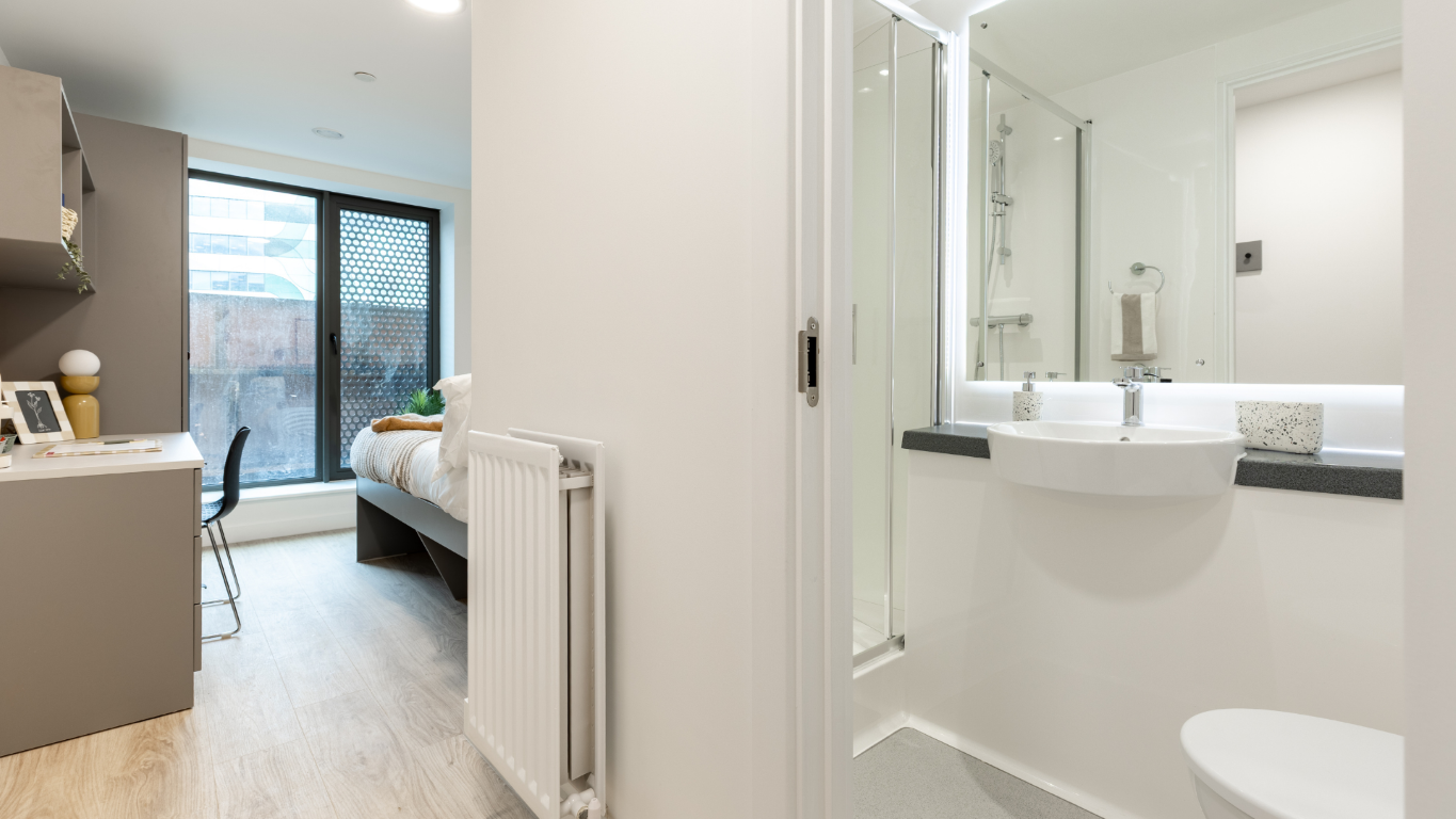  Classic 8 Bed  -  Waterside  - Gallery -  2