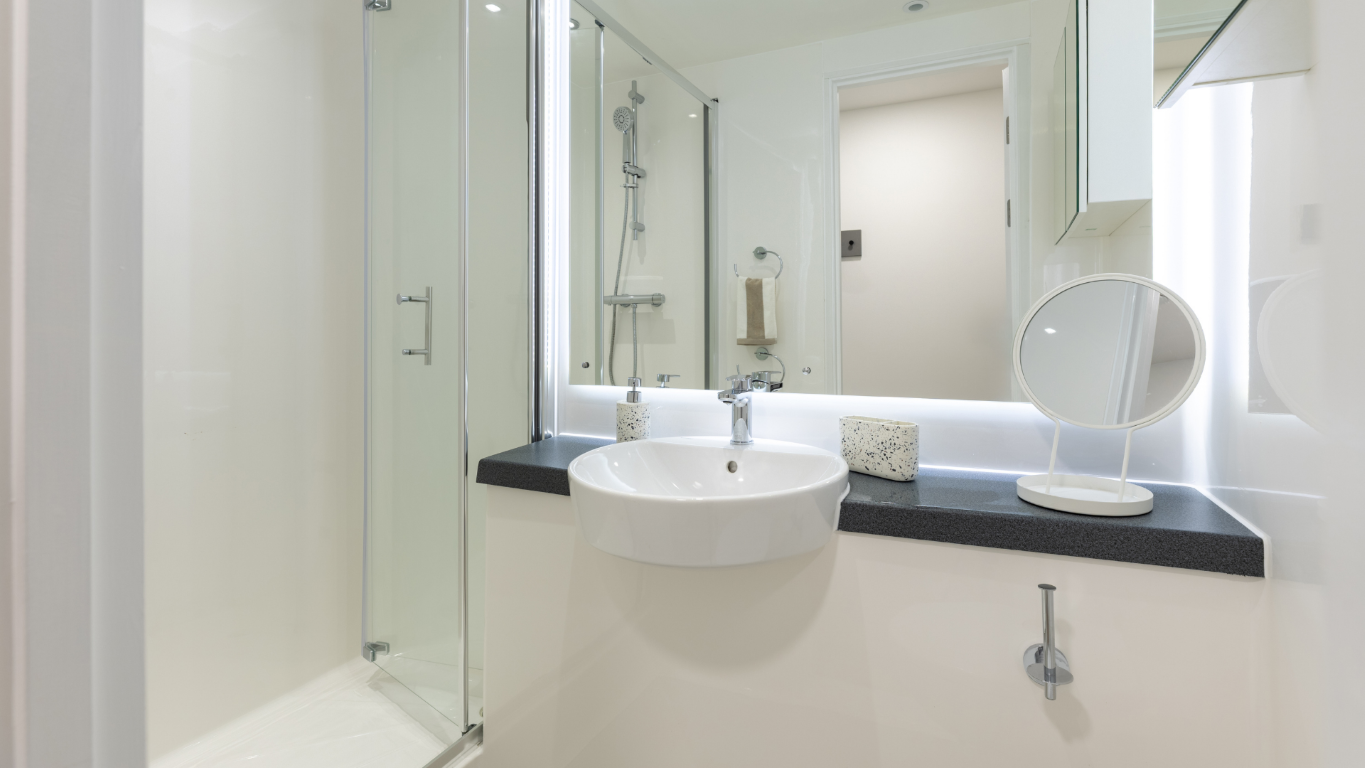  Classic 5 Bed  -  Waterside  - Gallery -  7