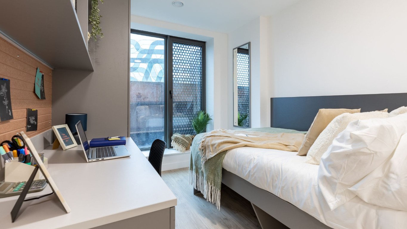  Classic 5 Bed  -  Waterside  - Gallery -  5