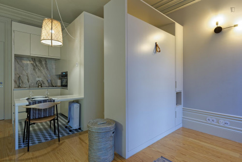 Charming studio apartment by 24 de Agosto metro station