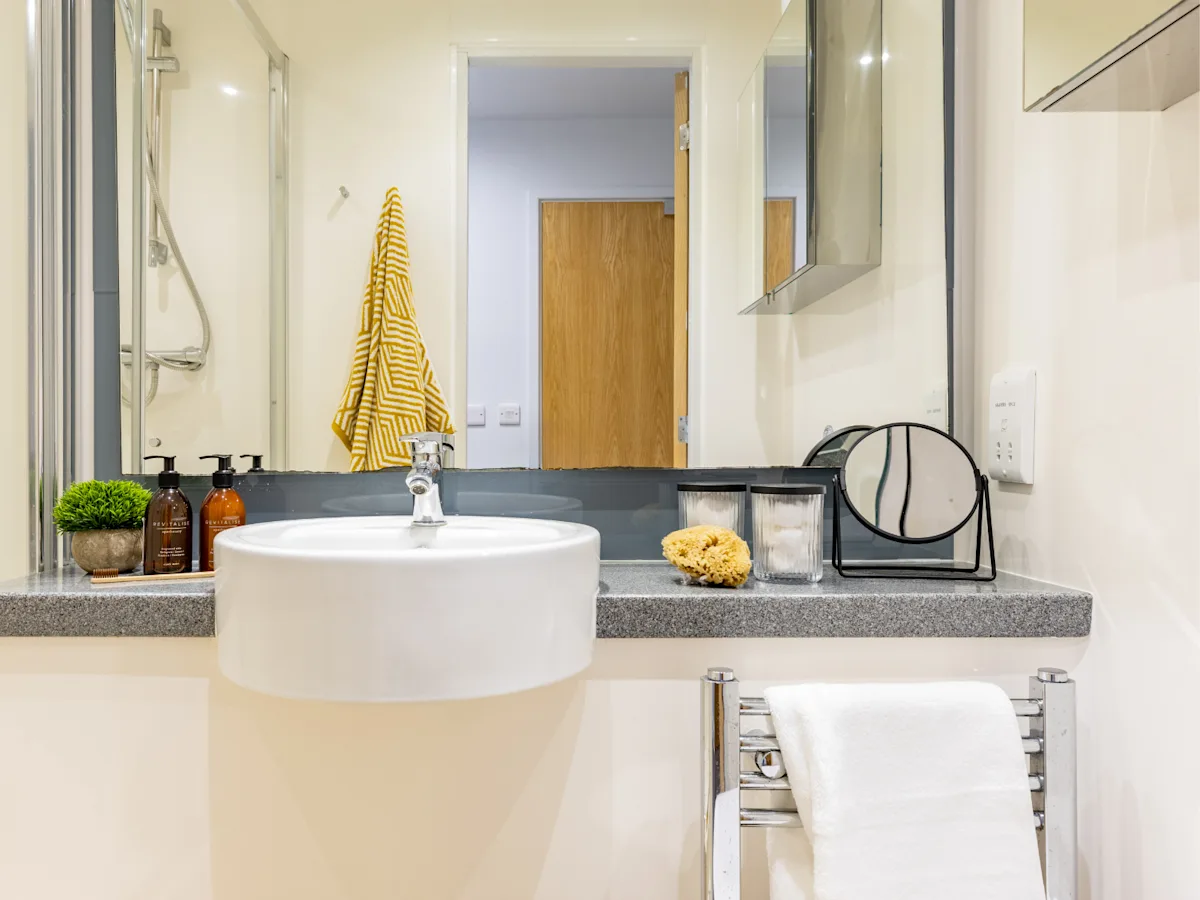 Silver En Suite - New Bridewell - Gallery - 2