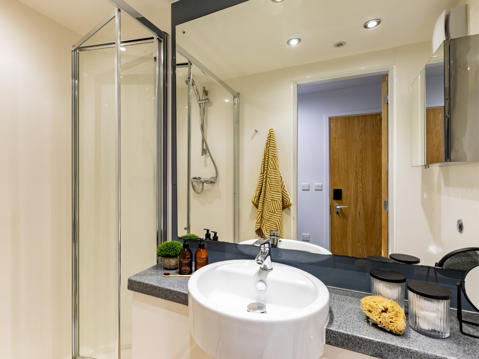  Accessible Platinum En Suite  -  New Bridewell  - Gallery -  9