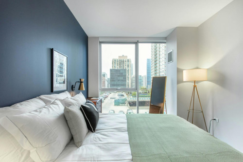 East Huron Street, Chicago, IL - Gallery - 8