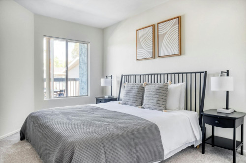 E Del Mar Blvd, Pasadena, CA - Gallery - 9