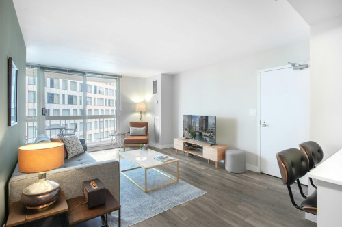East Delaware Place, Chicago, IL