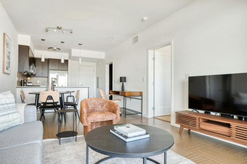 Maxella Avenue, Marina del Rey, CA