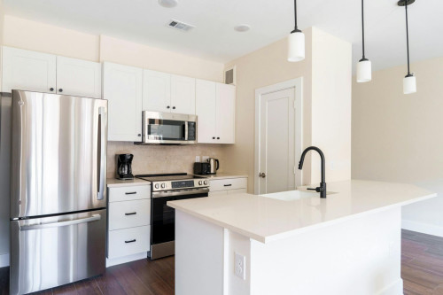 West Howard Lane, Austin, TX - Gallery - 6