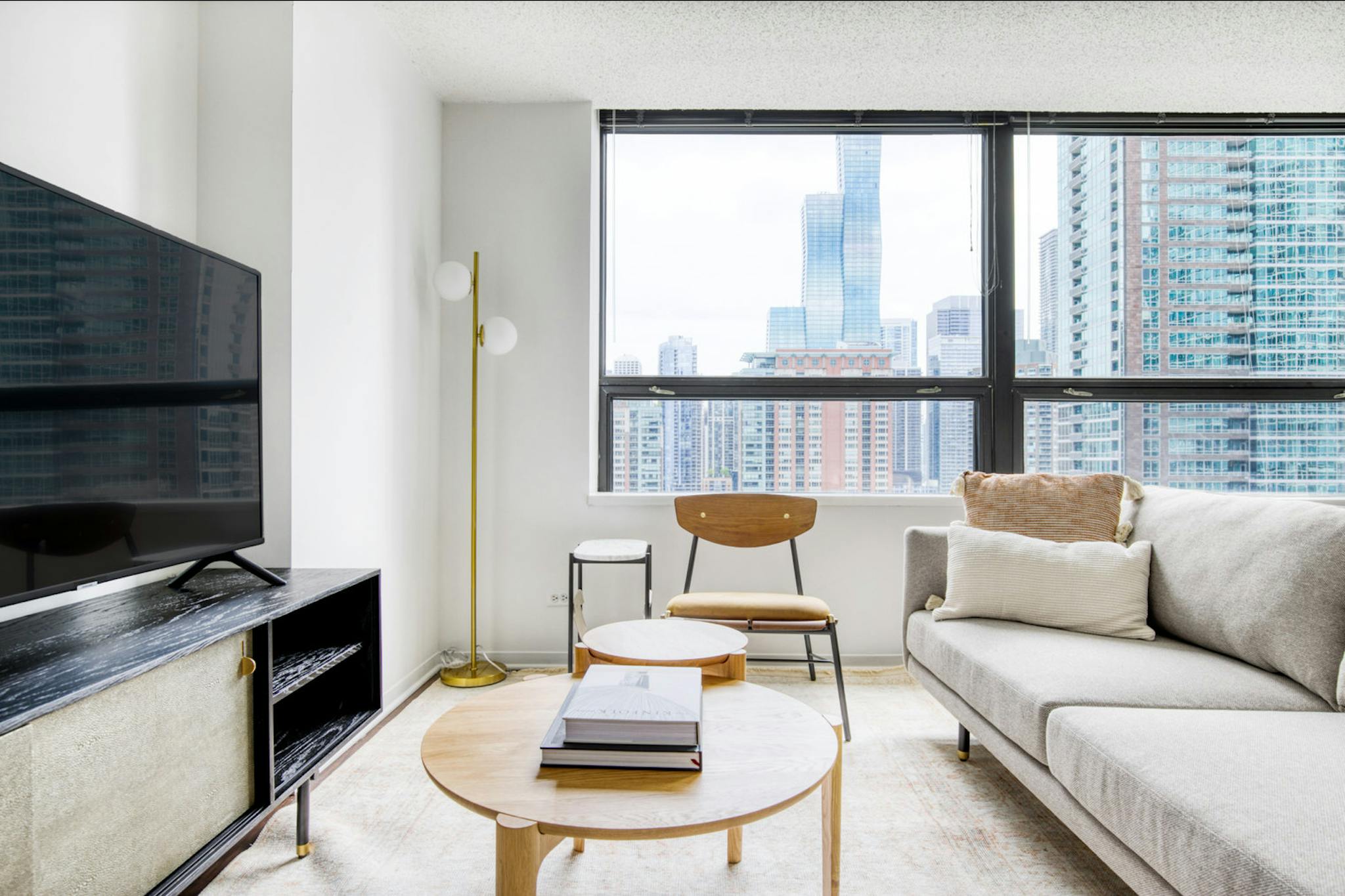 Entire Place - East Ohio Street, Chicago, IL - Gallery - 1